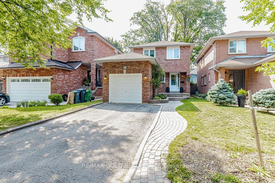 7 Clipstone Court, Brampton, ON L6X 4J4 – photo 3