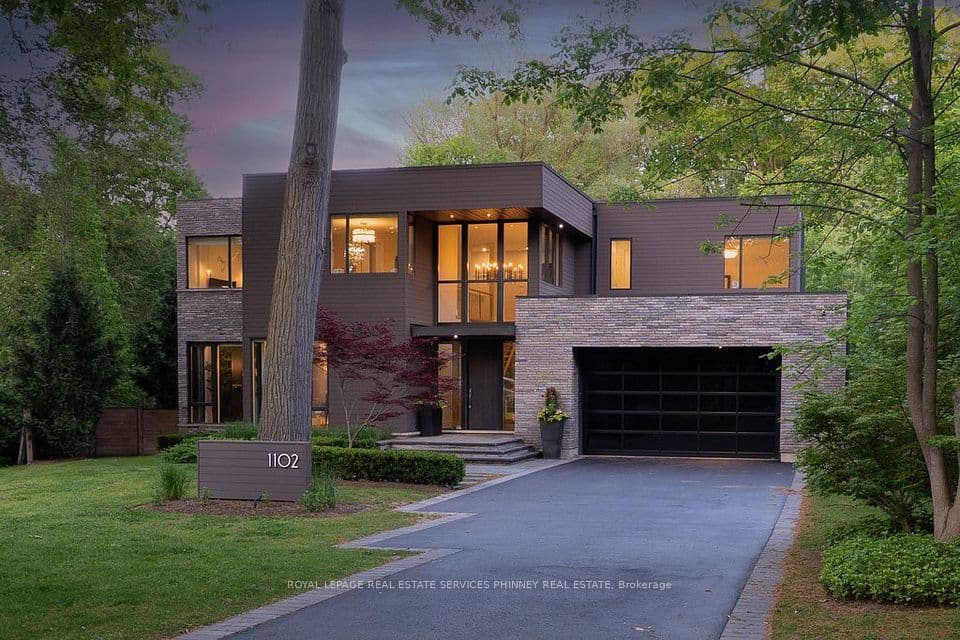 1102 Crestview Street, Oakville, ON L6J 2C6 – main photo