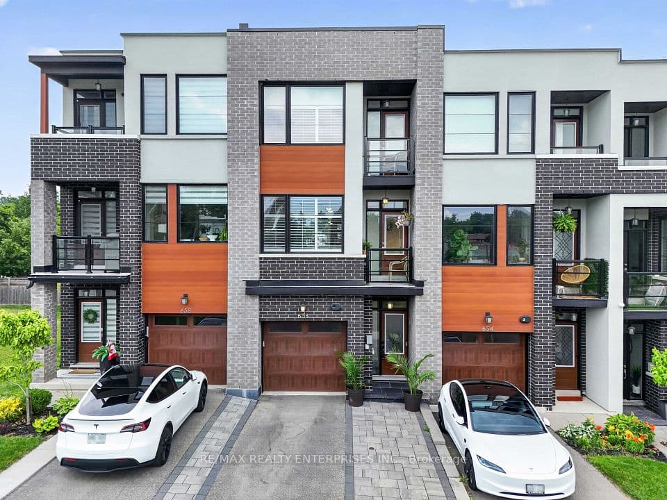 656 Tupelo Court, Mississauga, ON L5G 0C4 – main photo