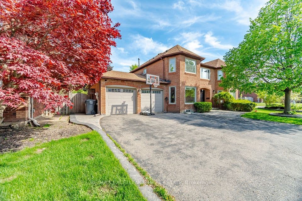 28 Ridelle Court, Brampton, ON L6Z 4M2 – photo 2