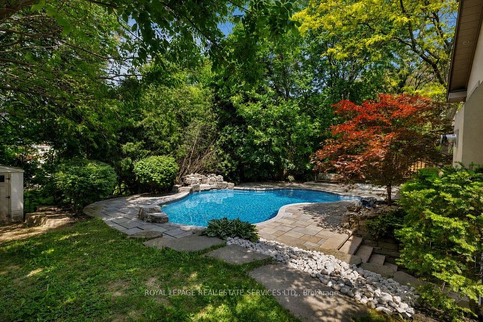 1387 Willowdown Road, Oakville, ON L6L 1X2 – photo 2