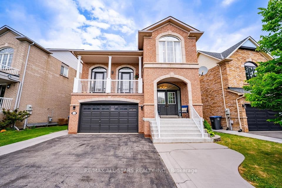 9 Flatbush Lane, Brampton, ON L7A 2R6 – main photo