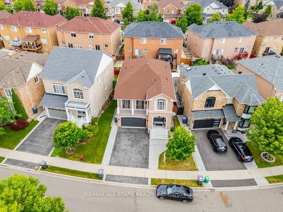 9 Flatbush Lane, Brampton, ON L7A 2R6 – photo 2
