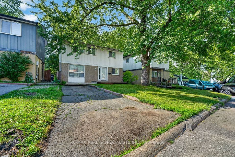 24 Garrison Square, Brampton, ON L6S 2H3 – photo 2