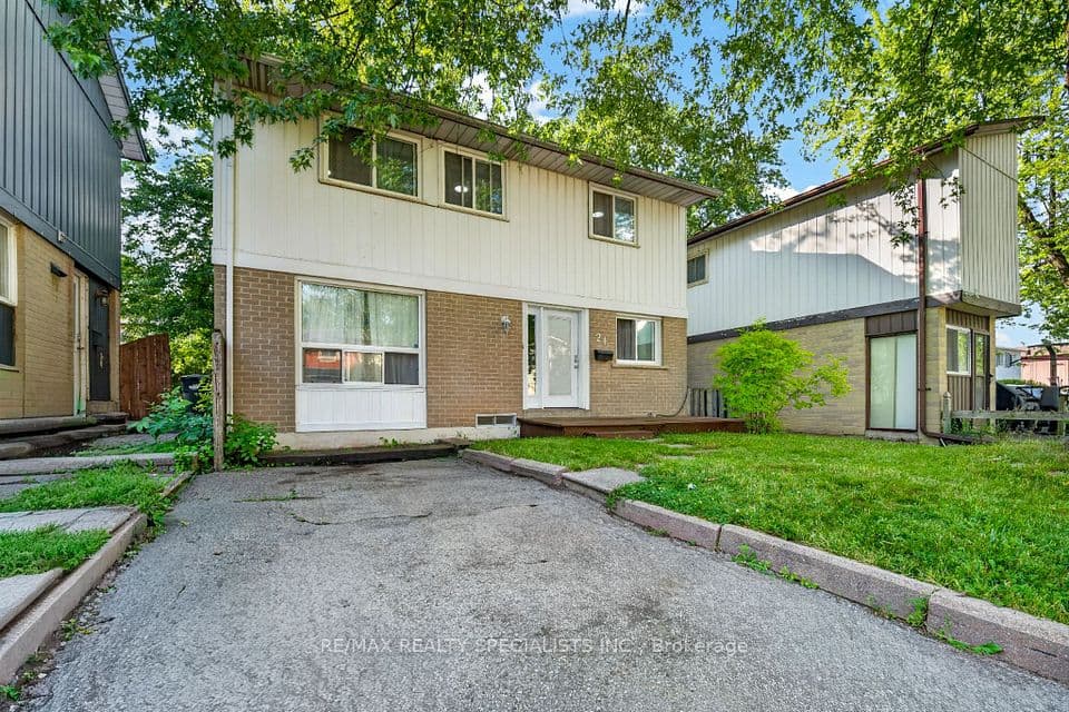 24 Garrison Square, Brampton, ON L6S 2H3 – main photo