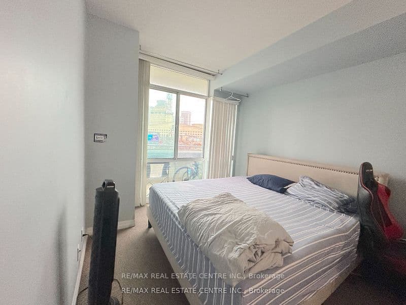 3939 Duke Of York Boulevard 301, Mississauga, ON L5B 4N2 – photo 2
