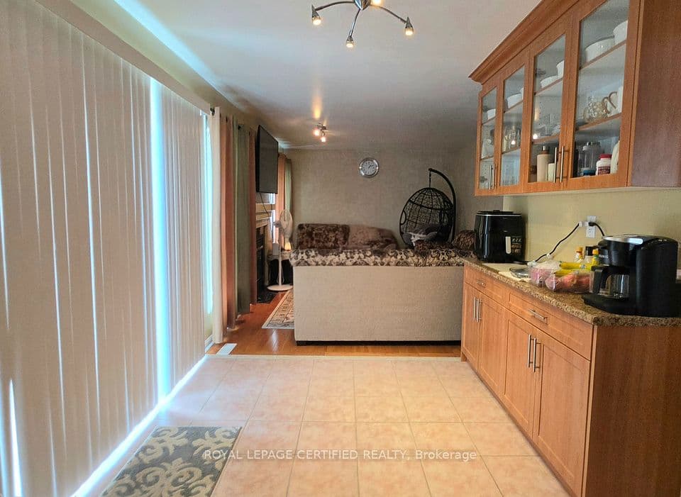 7 Penn Drive, Brampton, ON L7A 1P5 – photo 3