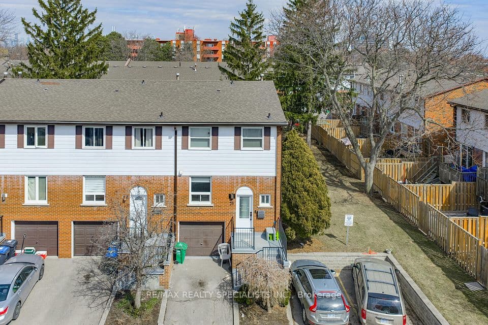 2445 Homelands Drive 25, Mississauga, ON L5K 2C6 – photo 3