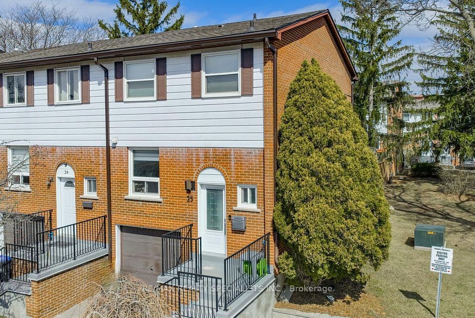 2445 Homelands Drive 25, Mississauga, ON L5K 2C6 – photo 2