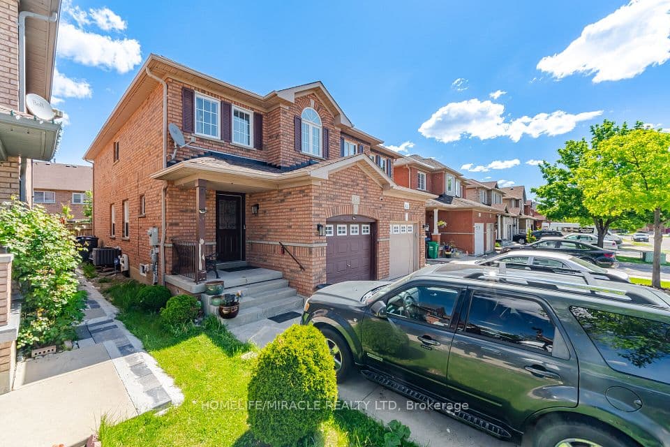 45 Ridgefield Court, Brampton, ON L6P 1B4 – photo 2