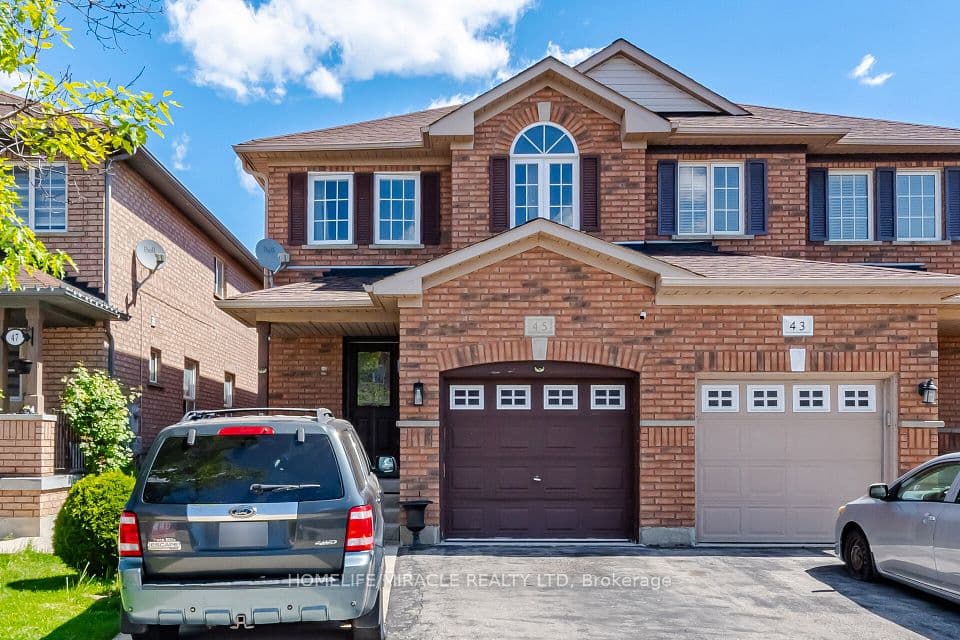 45 Ridgefield Court, Brampton, ON L6P 1B4 – main photo