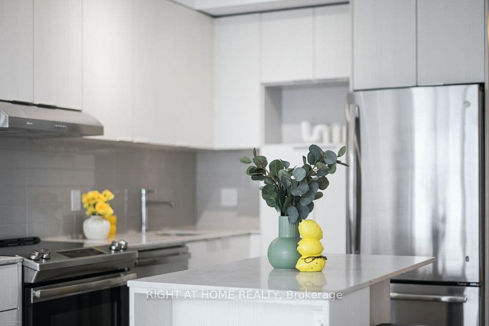 2520 Eglinton Avenue W 1602, Mississauga, ON L5M 0Y4 – photo 2
