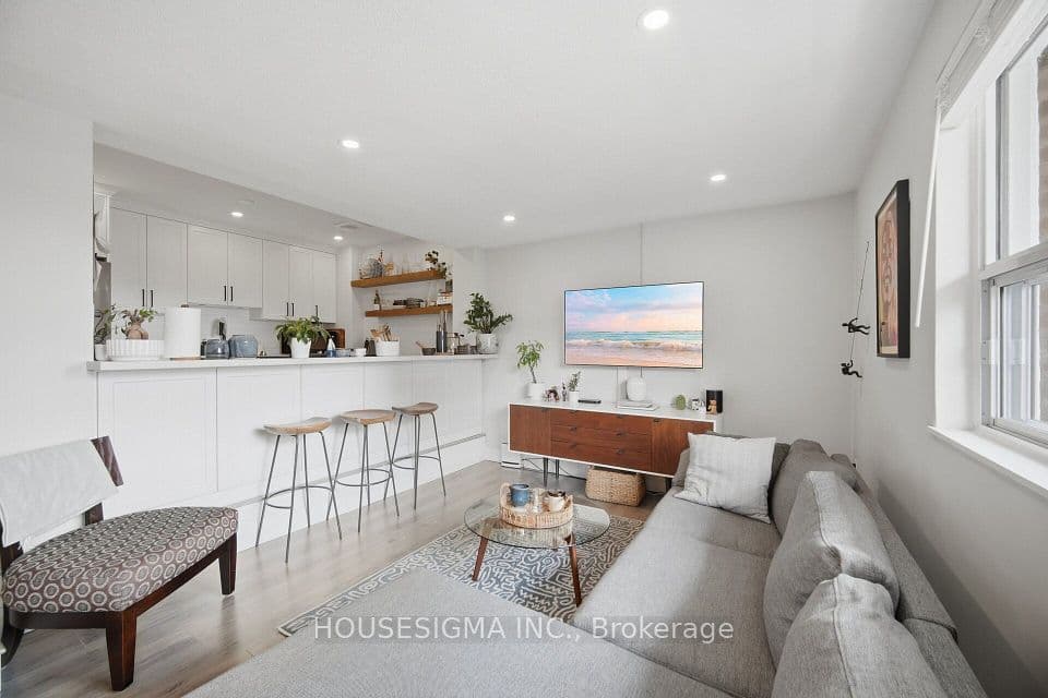 15 Elizabeth Street N 801, Mississauga, ON L5G 2Z3 – photo 2