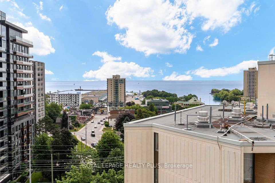 39 Stavebank Road N PH 4, Mississauga, ON L5G 4N7 – main photo