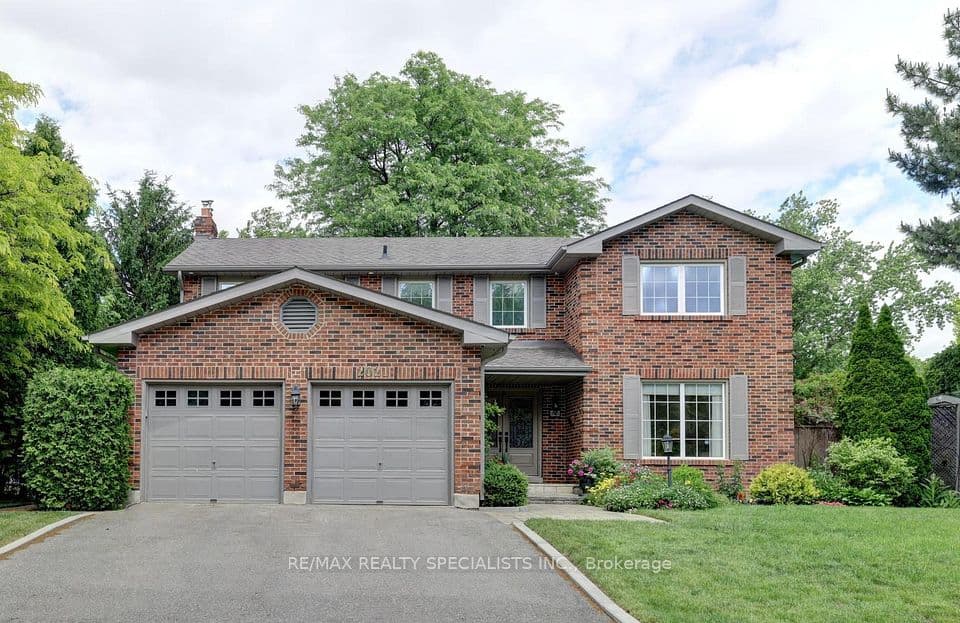2021 Shawanaga Trail, Mississauga, ON L5H 3Z3 – main photo