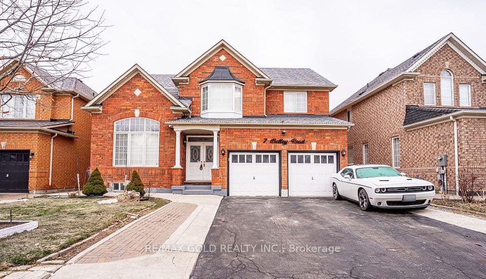 7 Bettey Road, Brampton, ON L6P 1S9 – main photo