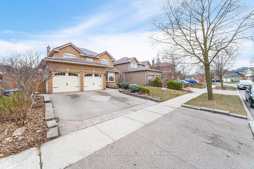 47 Burgby Avenue, Brampton, ON L6X 2G7 – photo 2