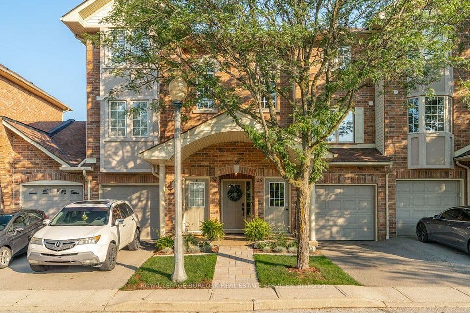 4045 Upper Middle Road 25, Burlington, ON L7M 4S8 – main photo