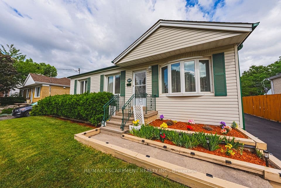 2345 Gibbon Street, Burlington, ON L7P 1G3 – photo 2