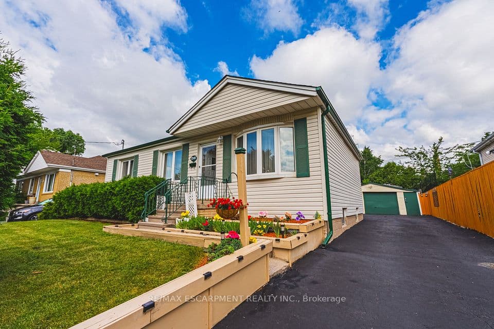 2345 Gibbon Street, Burlington, ON L7P 1G3 – main photo