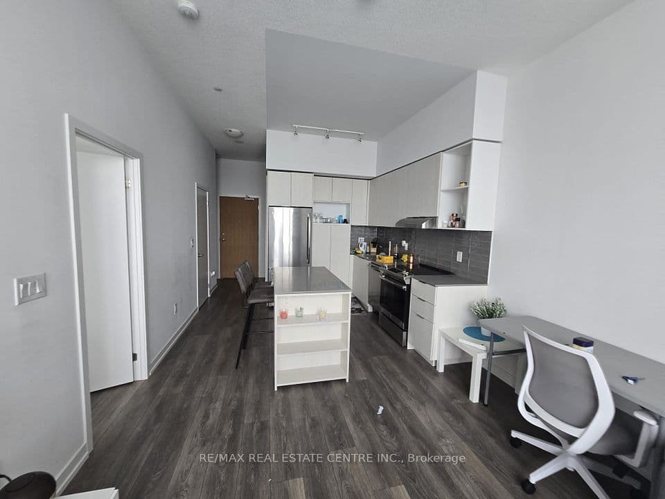 2520 Eglinton Avenue W 403, Mississauga, ON L5M 0Y4 – photo 2