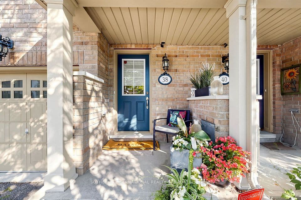 38 Cedar Lake Crescent, Brampton, ON L6Y 0P9 – photo 2