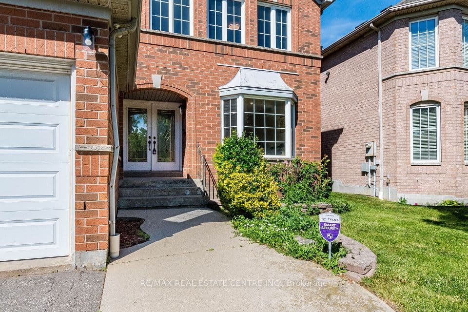 5343 Russell View Road, Mississauga, ON L5M 5V8 – photo 2