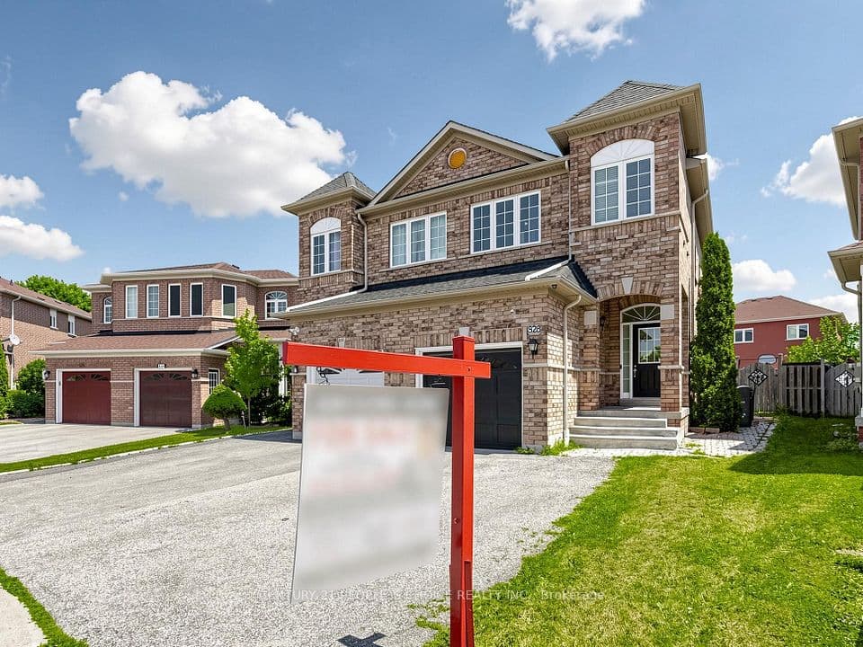828 Khan Crescent, Mississauga, ON L5V 2R4 – photo 3
