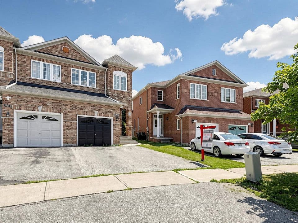 828 Khan Crescent, Mississauga, ON L5V 2R4 – photo 2