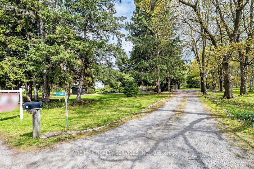 1368 2 Side Road, Burlington, ON L7P 0G9 – photo 3