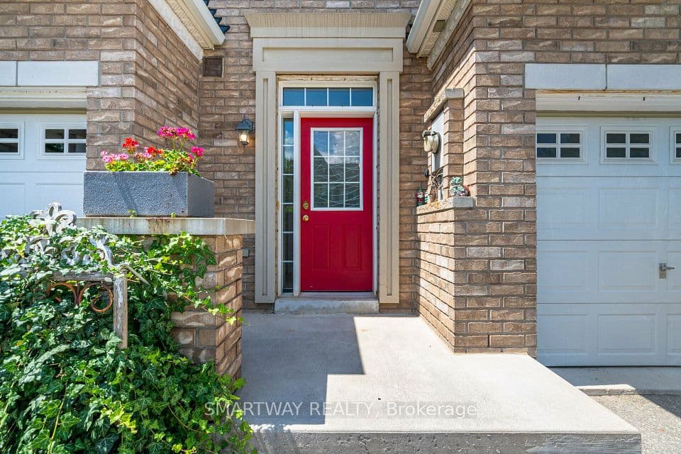 2437 Montagne Avenue, Oakville, ON L6M 0J5 – photo 2