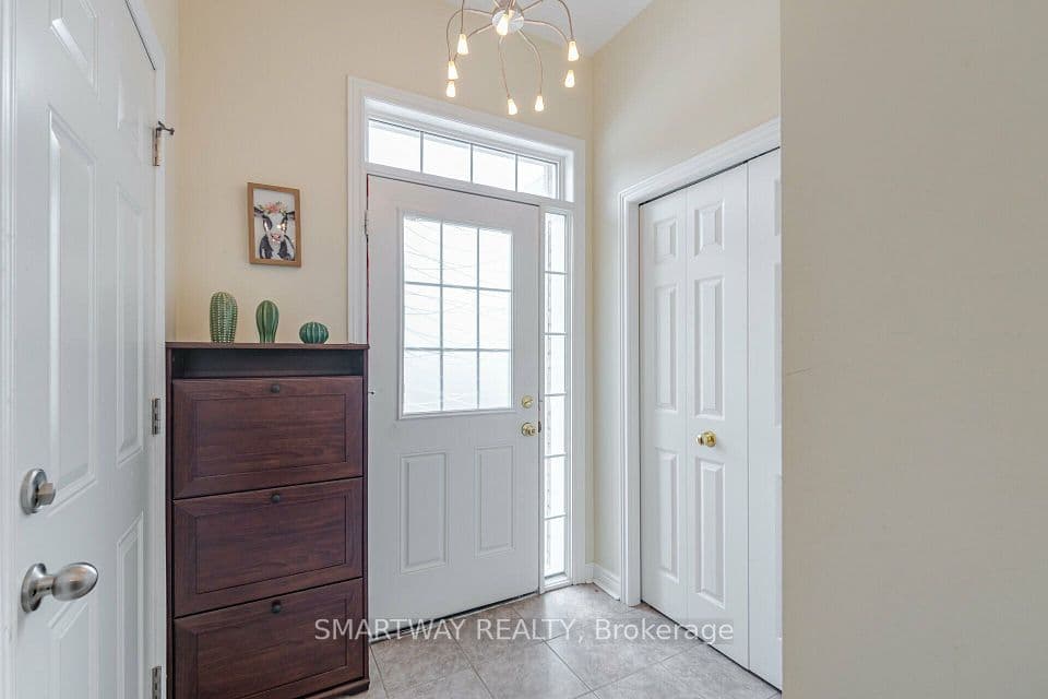 2437 Montagne Avenue, Oakville, ON L6M 0J5 – photo 3