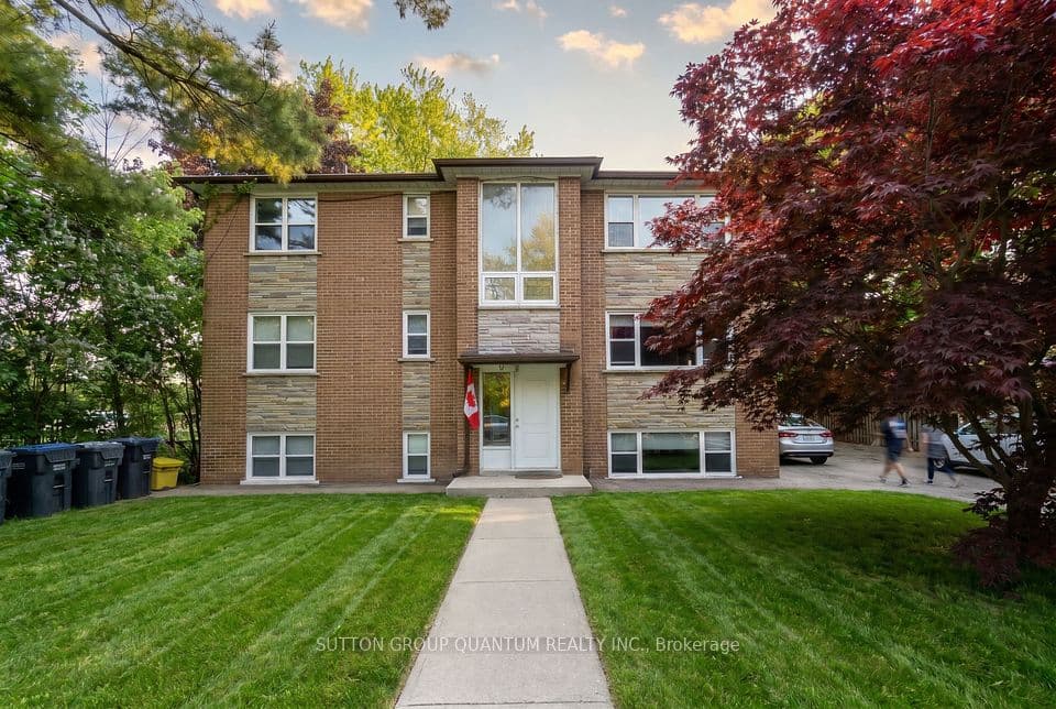 69 High Street W, Mississauga, ON L5H 1K1 – main photo