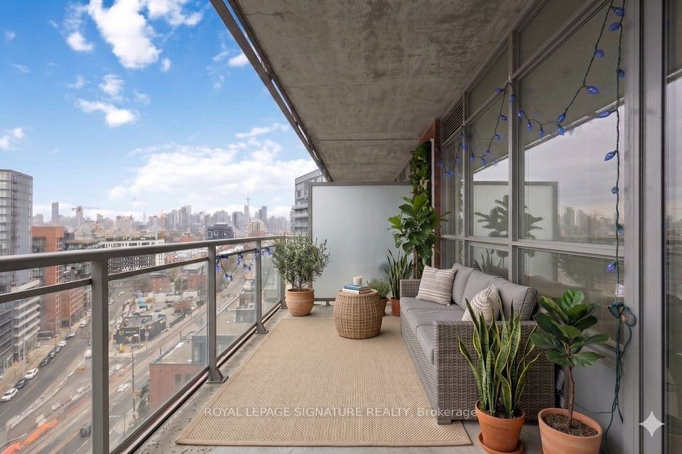 38 Joe Shuster Way 1625, Toronto, ON M6K 0A5 – main photo