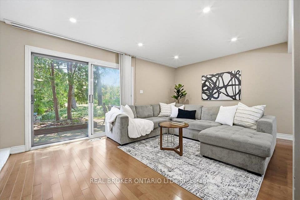 6855 Glen Erin Drive 2, Mississauga, ON L5N 1P6 – main photo