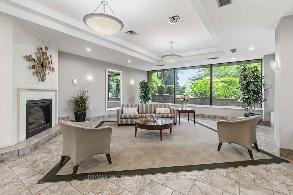 4235 Sherwoodtowne Boulevard PH7, Mississauga, ON L4Z 1W3 – photo 3