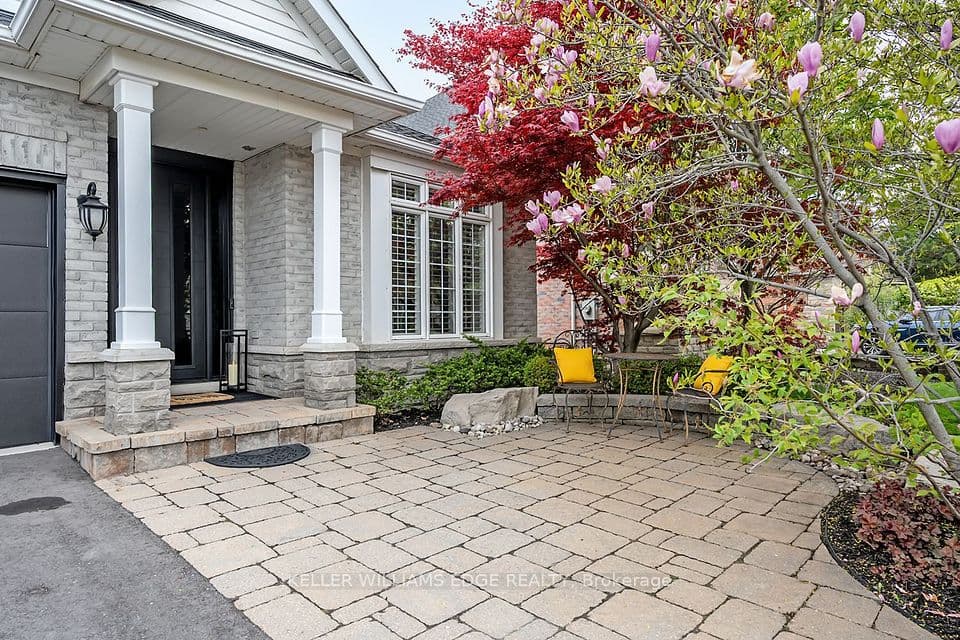 4285 Couples Crescent, Burlington, ON L7M 4Y8 – photo 3