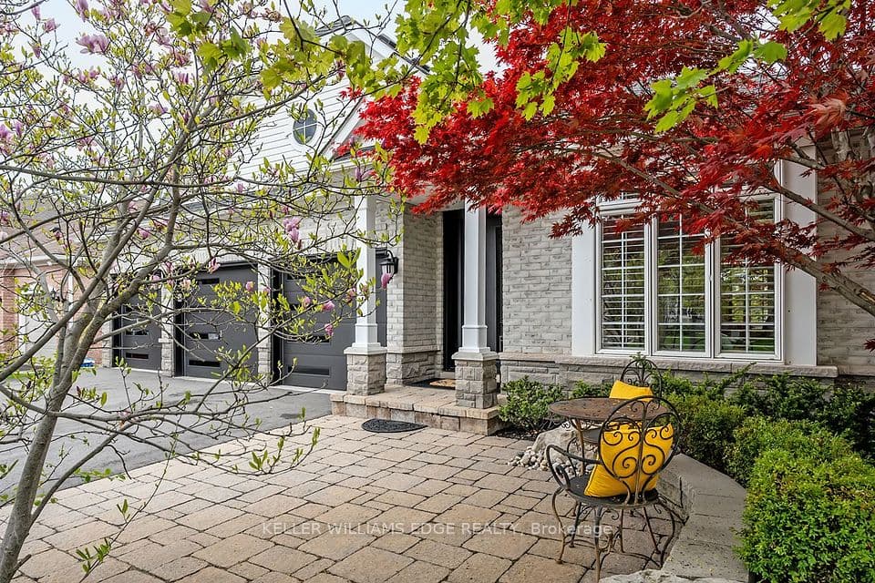 4285 Couples Crescent, Burlington, ON L7M 4Y8 – main photo