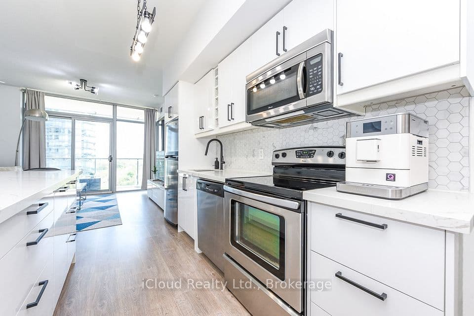 103 The Queensway 1303, Toronto, ON M6S 5B3 – photo 2