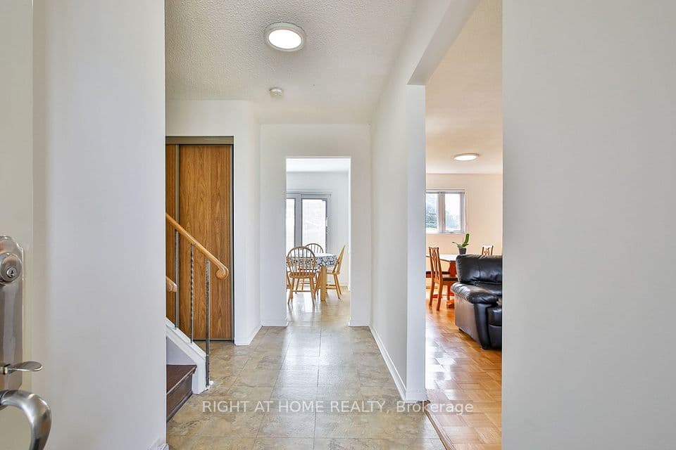 56 Cathy Jean Crescent, Toronto, ON M9V 4T3 – photo 3