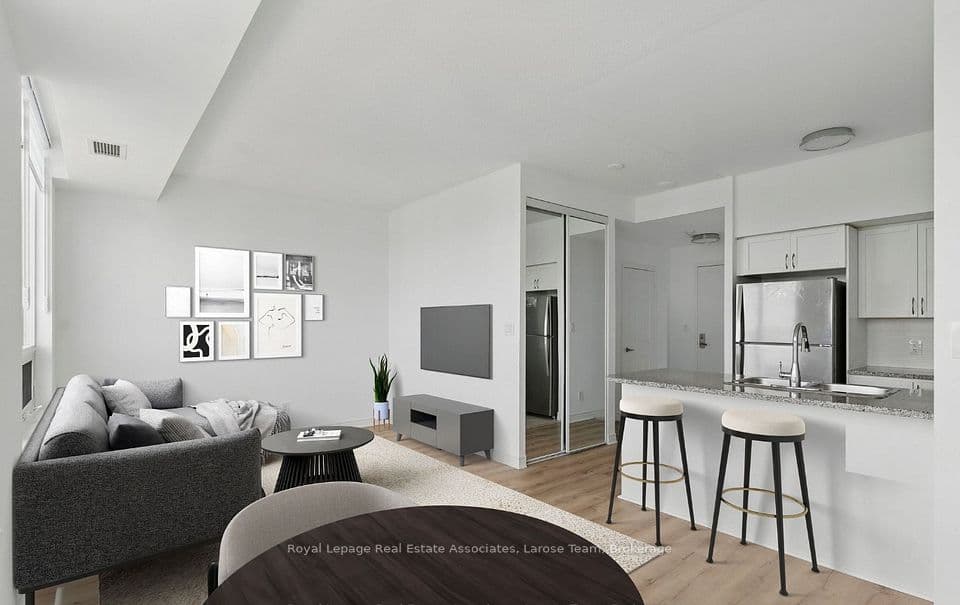 208 Enfield Place 3701, Mississauga, ON L5B 0G8 – main photo