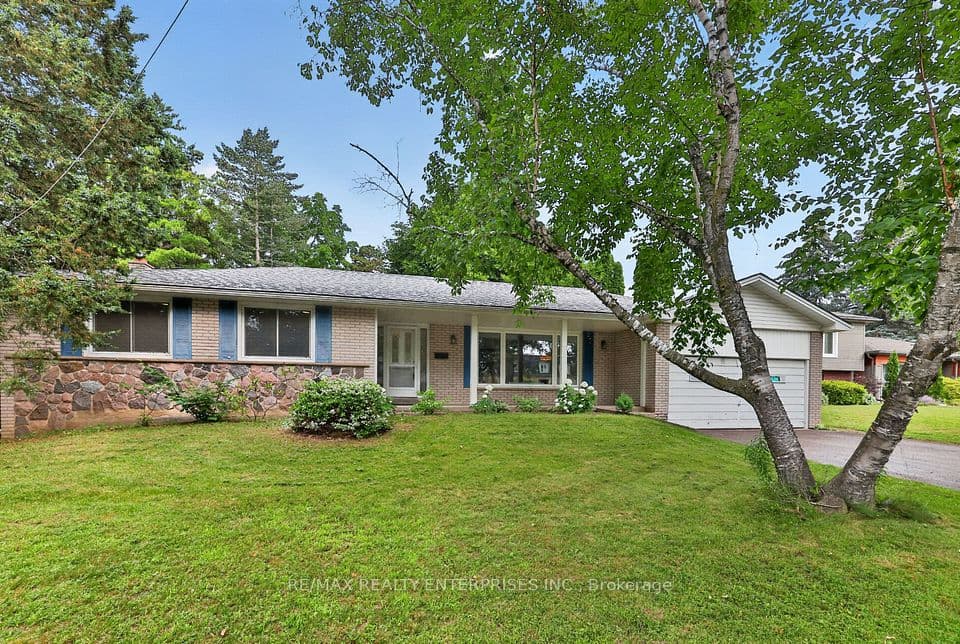 975 Cresthampton Lane, Mississauga, ON L5H 2X2 – main photo