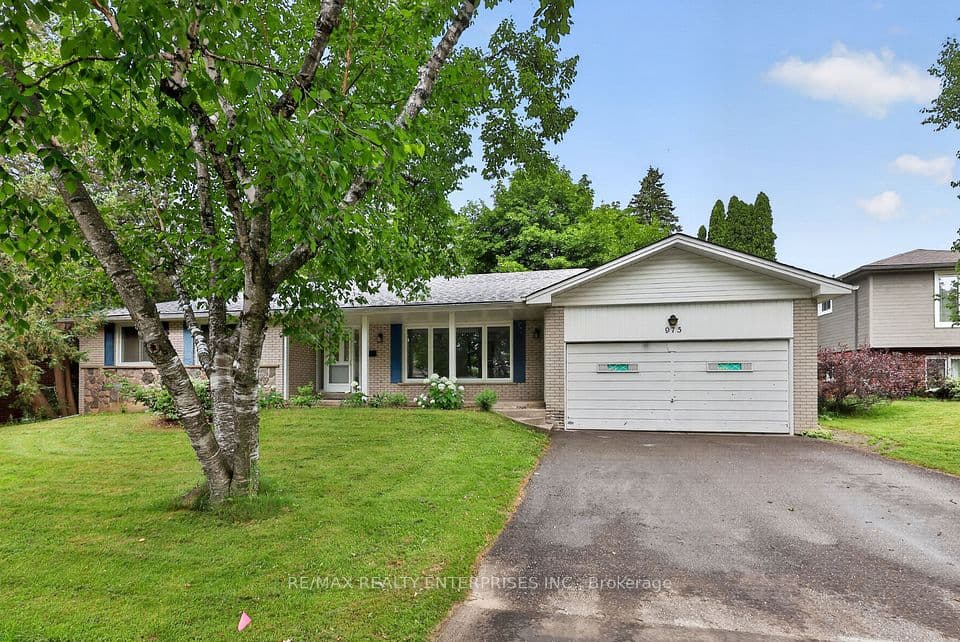 975 Cresthampton Lane, Mississauga, ON L5H 2X2 – photo 2