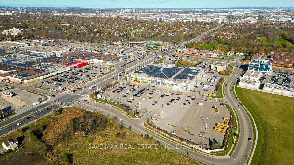 225 Malta Avenue 421, Brampton, ON L6Y 6L6 – photo 3
