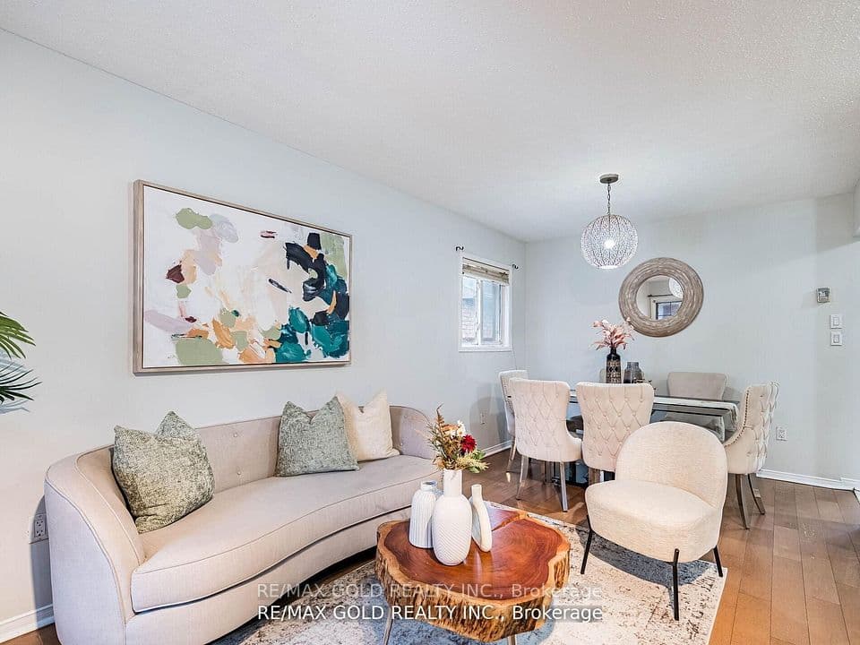 33 Fiddleneck Crescent, Brampton, ON L6R 1R2 – photo 2
