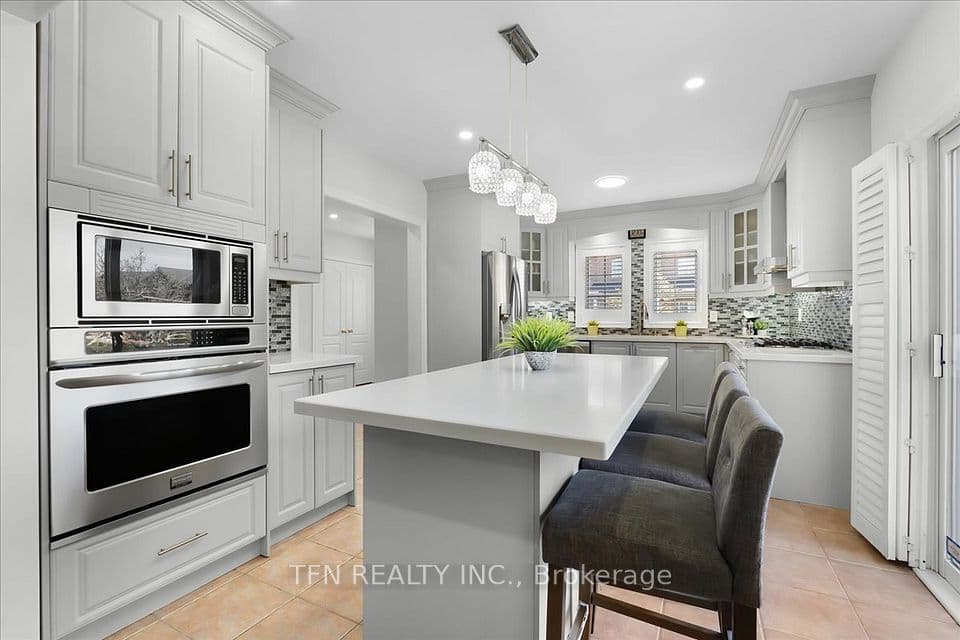 70 Sewells Lane, Brampton, ON L7A 2Z8 – photo 2
