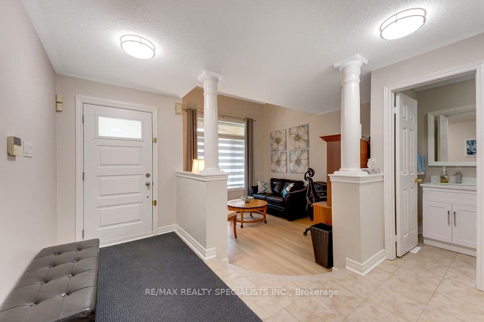 54 Red Plant Crescent, Brampton, ON L7A 1V8 – photo 3