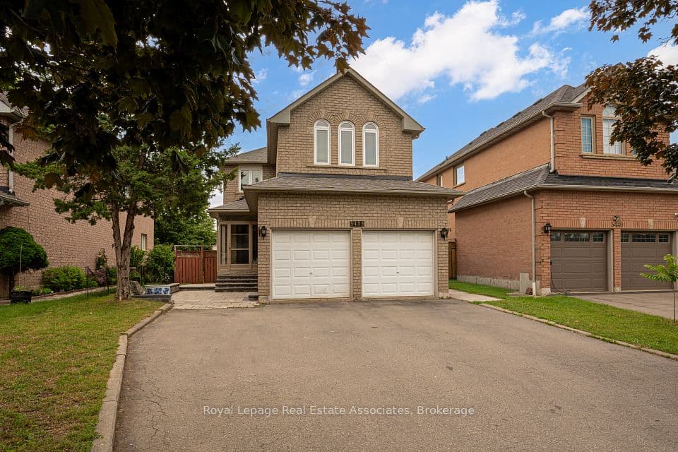5453 Middleport Crescent, Mississauga, ON L4Z 3V2 – main photo