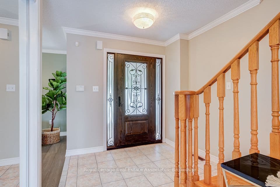 5453 Middleport Crescent, Mississauga, ON L4Z 3V2 – photo 3