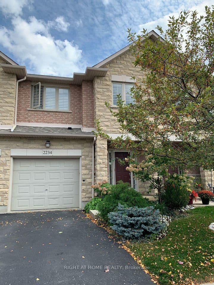 2234 COUNTRY CLUB Drive, Burlington, ON L7M 5A8 – photo 2